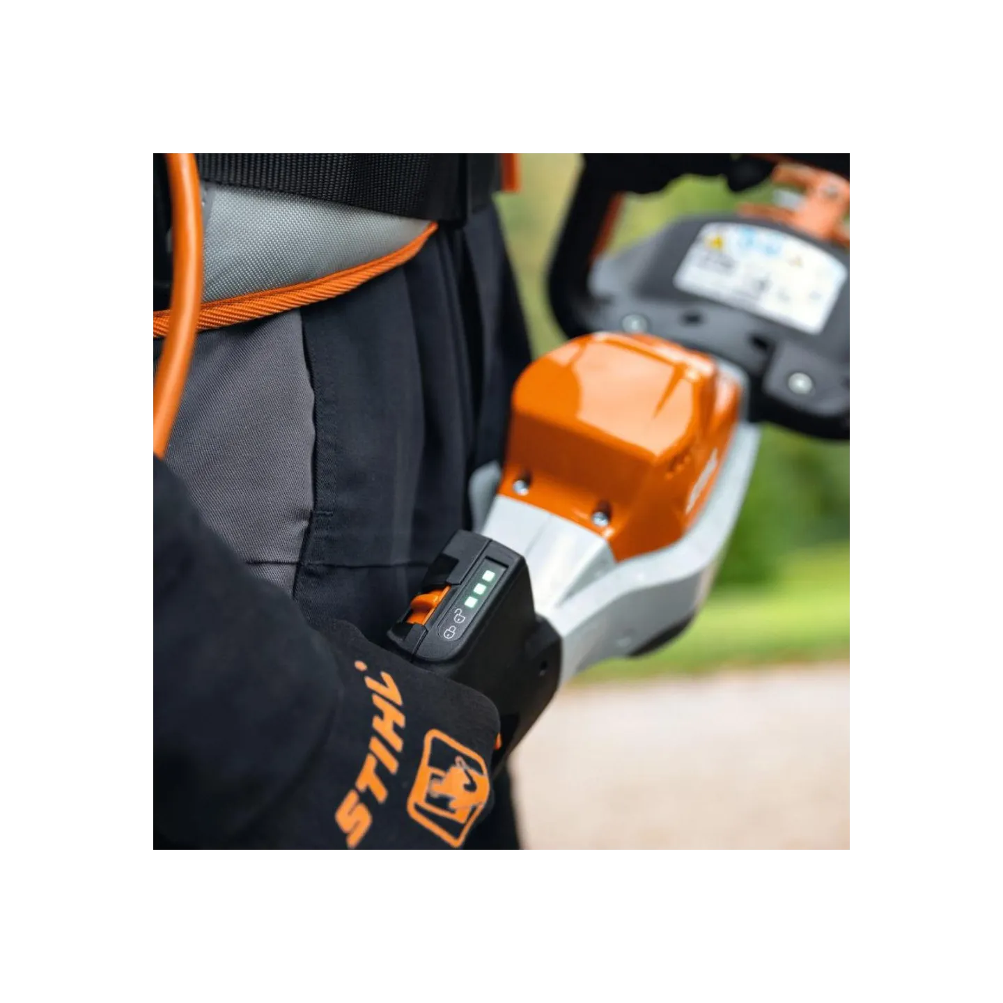 Taille-haie à batterie - STIHL - HSA 130R - 60cm - AP SYSTEME